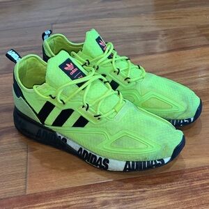 Adidas men’s Vibrant Yellow Sports Shoes size 11.5
